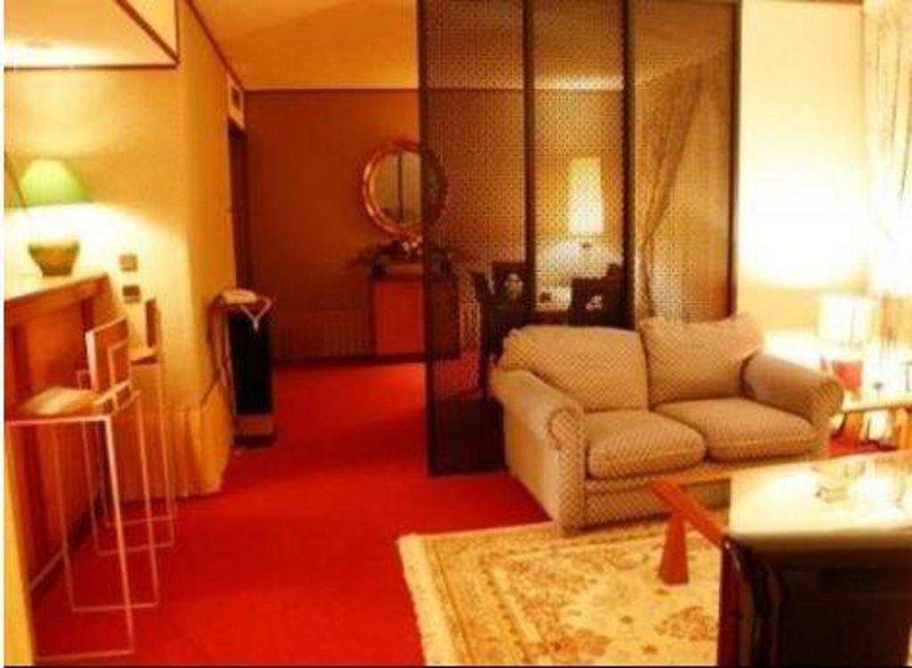 Hotel Sawa Douala Szoba fotó