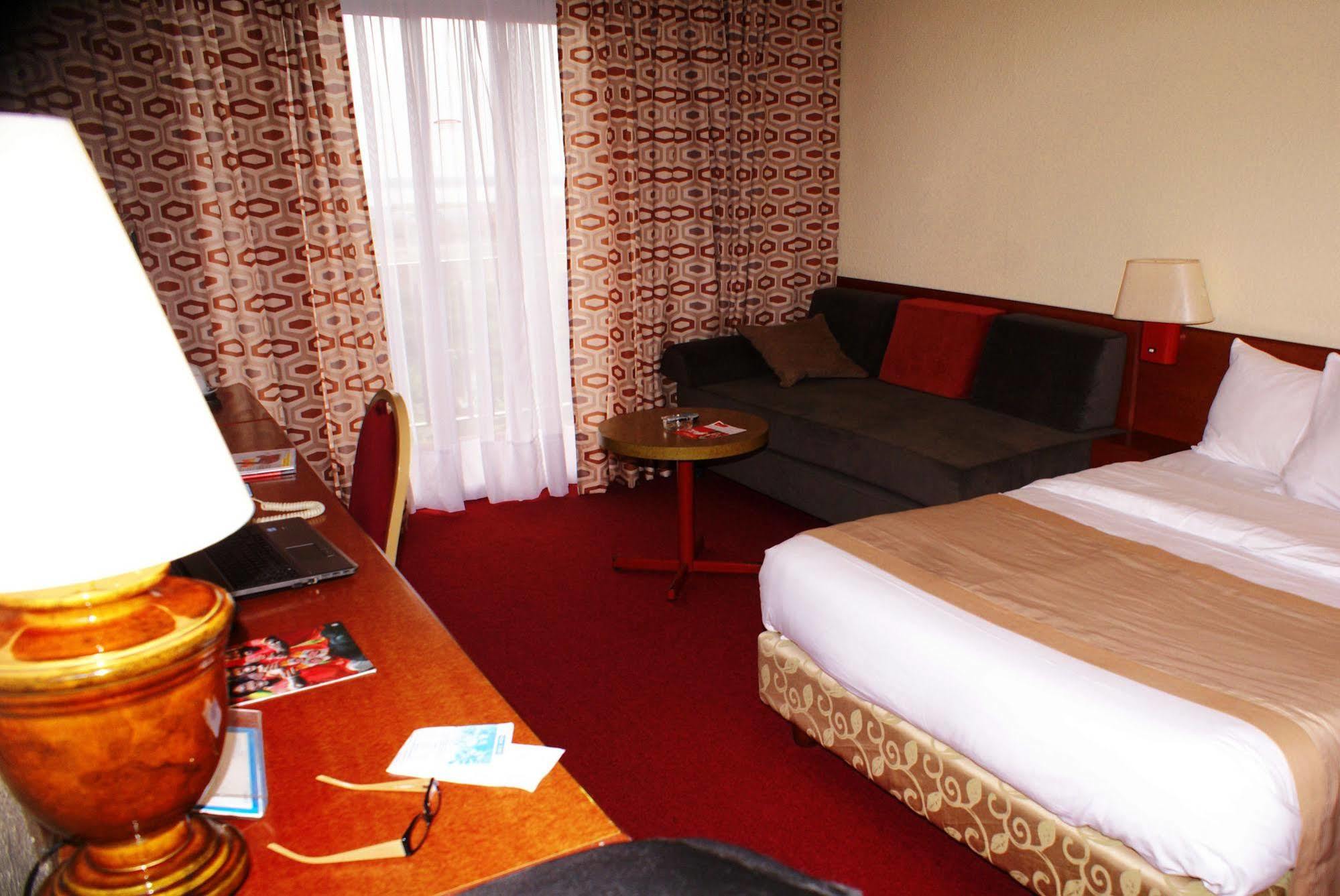 Hotel Sawa Douala Kültér fotó